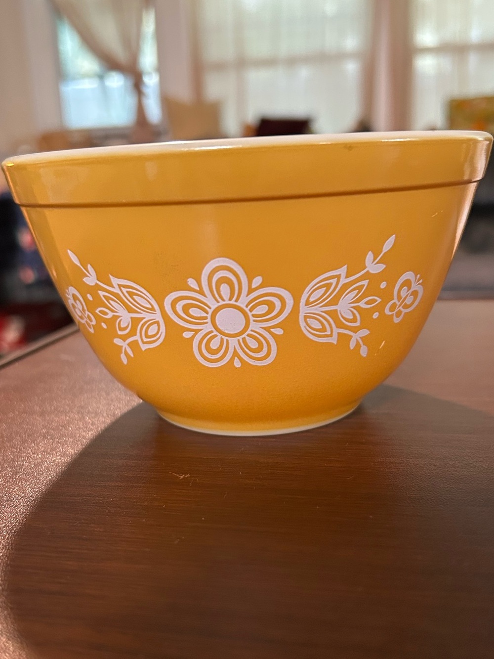 Vintage Pyrex #401 Butterfly Gold mixing bowl, 1 1/2 pint. Small scratch, check